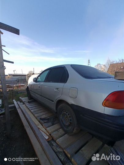 Honda Civic Ferio 1.5 CVT, 1995, битый, 200 000 км