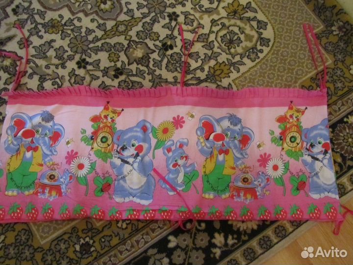 Бортики в кроватку и растяжка-погремушка