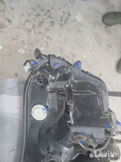 Фара левая Toyota RAV4 (2015 - н. в) LED