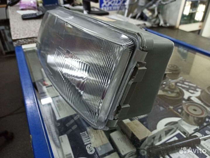 Новая левая фара