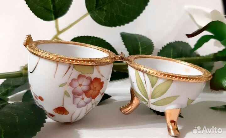 Шкатулка декоративная яйцо на ножках