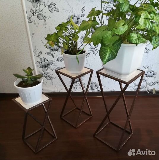 Подставка для цветов напольная