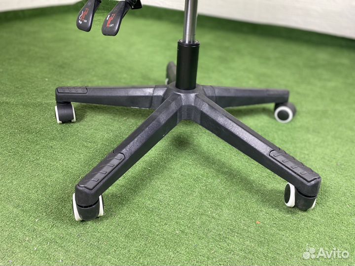 Компьютерное кресло черное велюр игровое