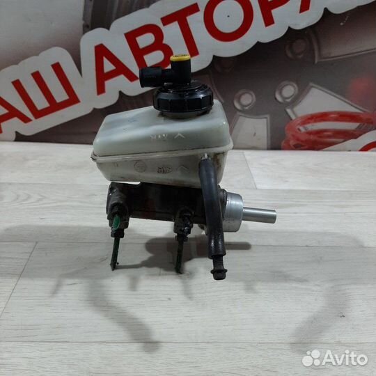 Главный тормозной цилиндр Renault Logan 1 седан
