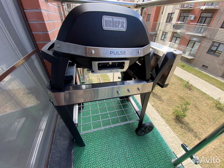 Weber Pulse 2000 гриль б/у