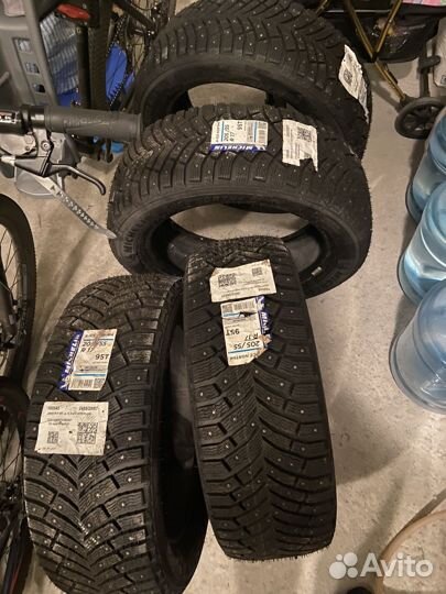 Michelin X-Ice North 4 205/55 R17