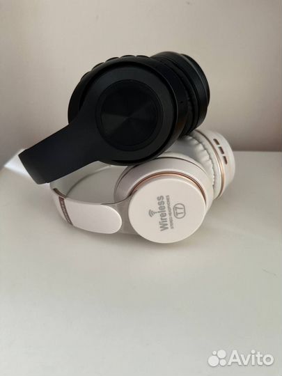 Беспроводные накладные наушники