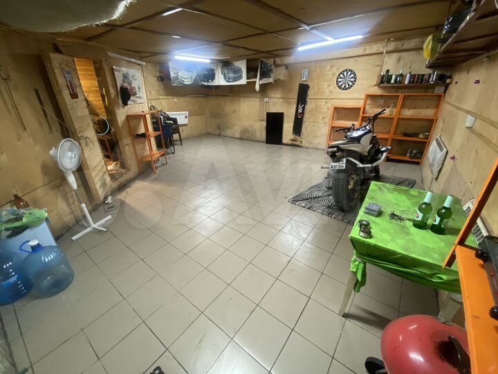 Гараж, > 30 м²