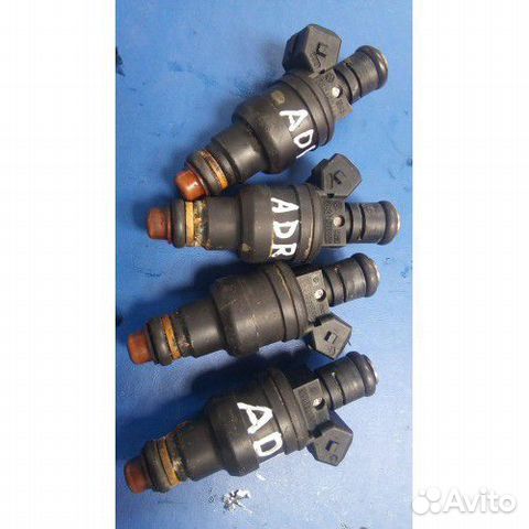 Форсунка пассат б5 1. Форсунка wv1zzz7hz4h022764. 2 tsi seat форсунки. Форсунки на пассат бензин. 8.