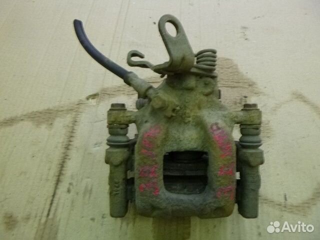 Суппорт задний правый Volkswagen jetta jetta 2006