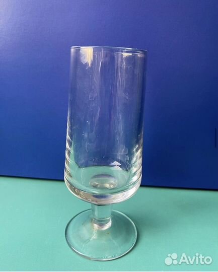 Хрустальные рюмки, ваза