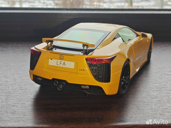 Lexus LFA, 1/18, Well