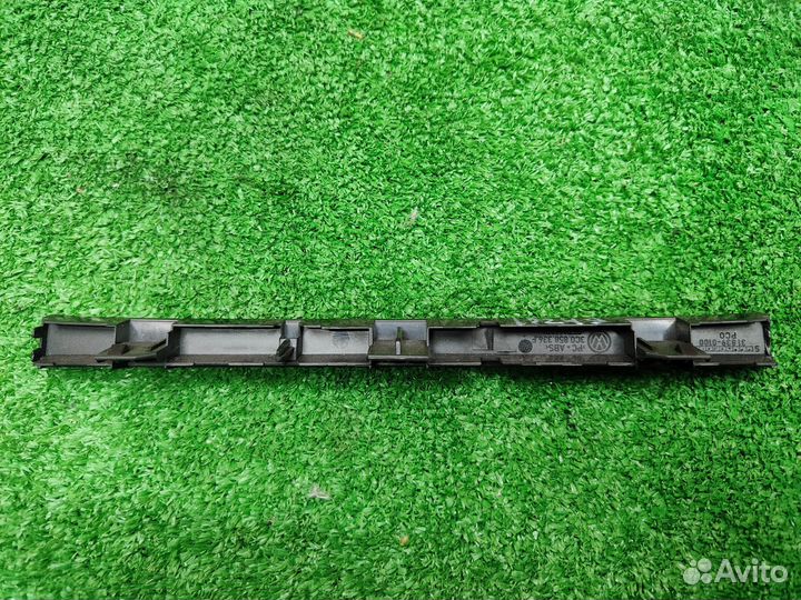 Накладка торпеды средняя Volkswagen Passat B6