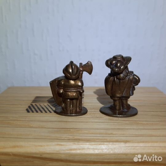 Игрушки киндер сюрприз 90-х годов