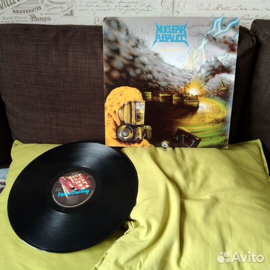 Nuclear assault The plague винил Автографы