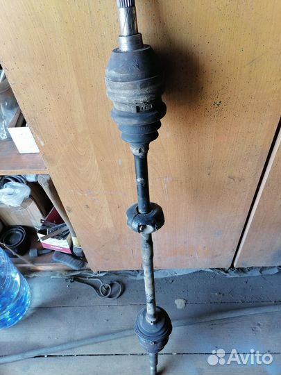 Приводной вал Opel Zafira A правый в сборе