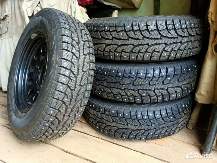 Новая зимняя резина на дисках Нива,suzuki jimny