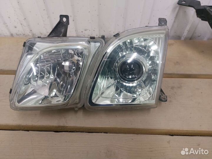 Фара левая Lexus LX 470 1998-2007