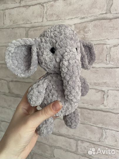 Вязаный слоник