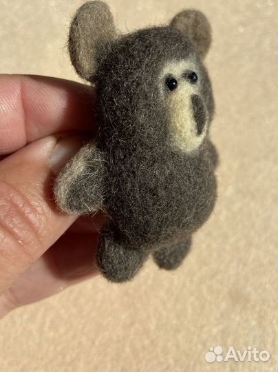 Брошка-медведь из шерсти