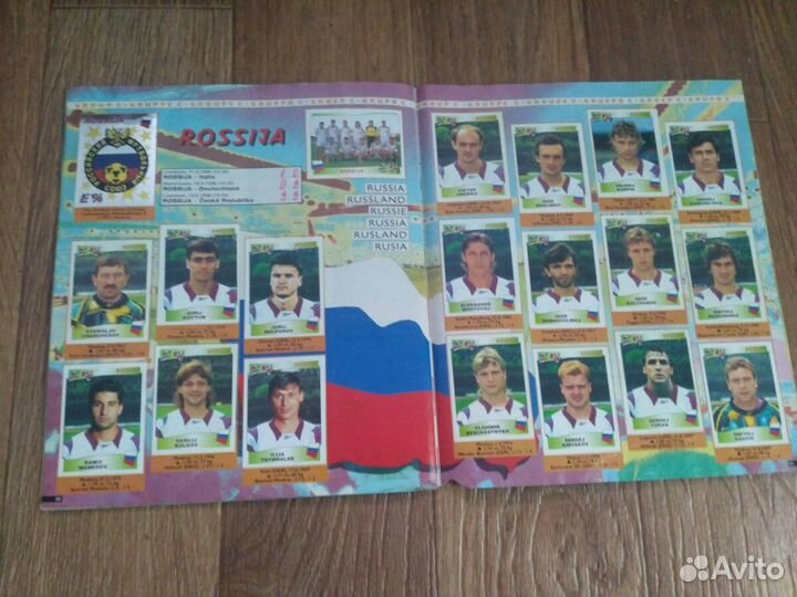 Альбомы и наклейки панини