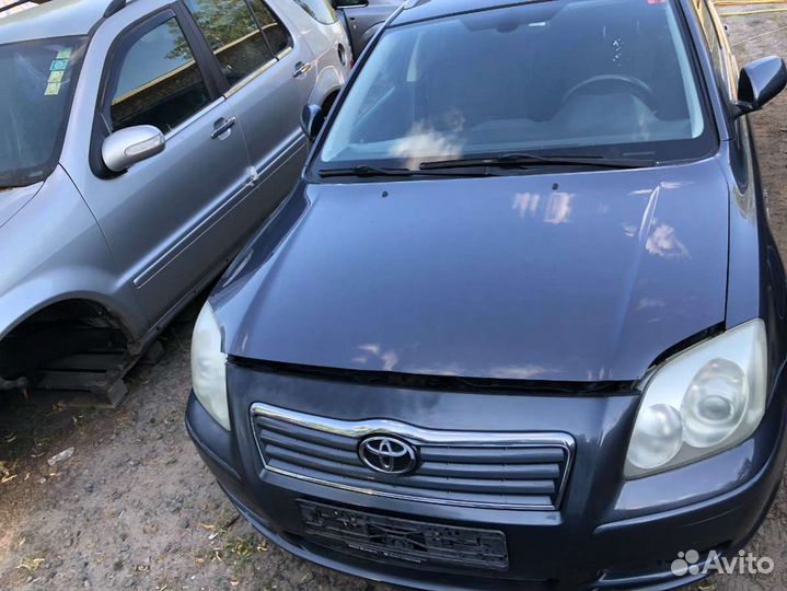 Фара передняя (комплект) Toyota Avensis 2 2005