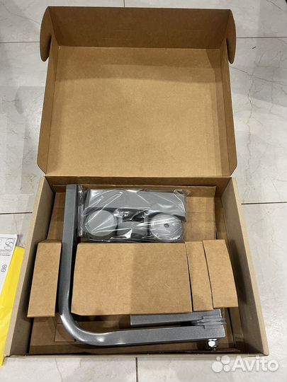 Настенная подставка для телевизора