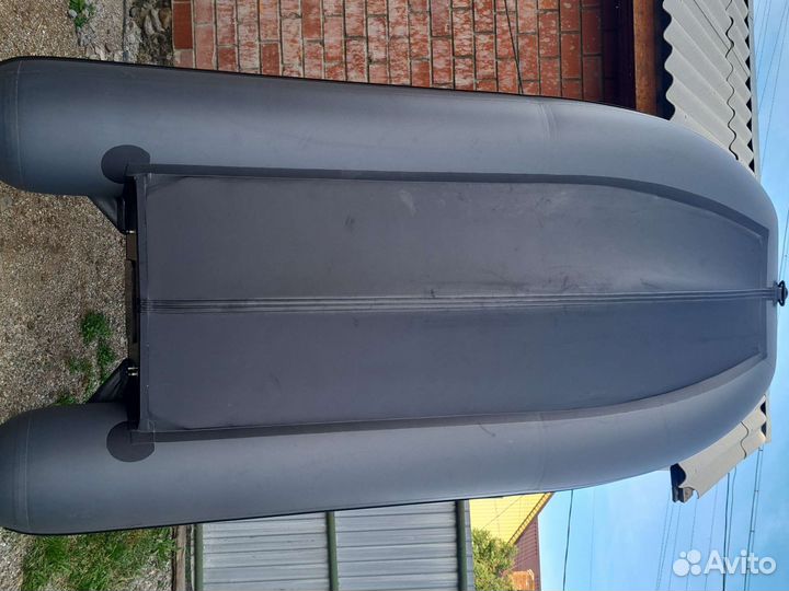 Лодка с мотором