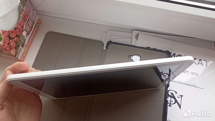 Планшет Samsung Galaxy Tab A 2016 (10.1, LTE)