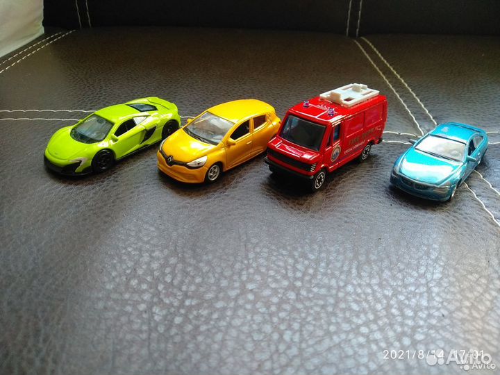 Машинки и фигурки