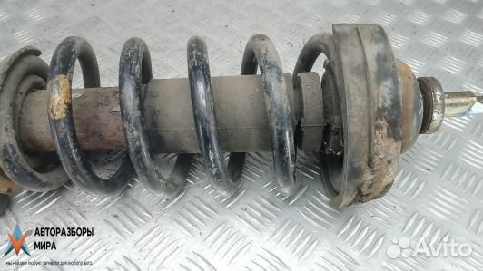 Стойка передняя правая Opel Vivaro A рест. 2006