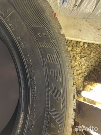Bridgestone Blizzak Spike-01 235/60 R18