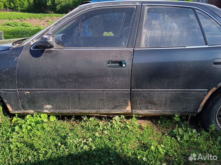 Toyota Camry 1.8 AT, 1993, битый, 437 000 км