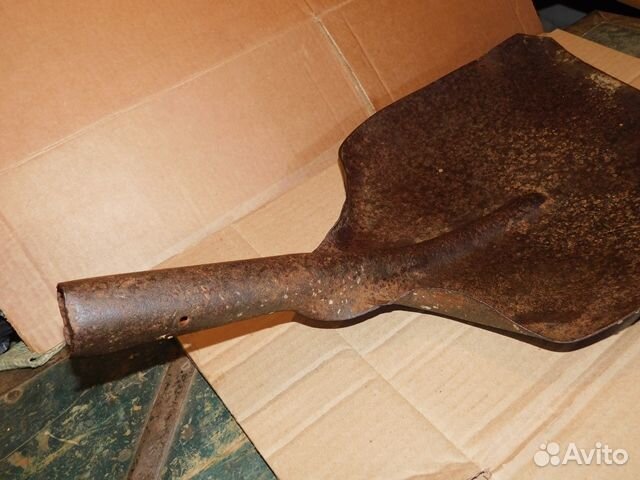 Старинная. большая, совковая лопата 