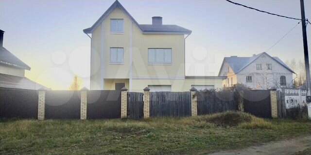 Коттедж 340 м² на участке 10 сот.