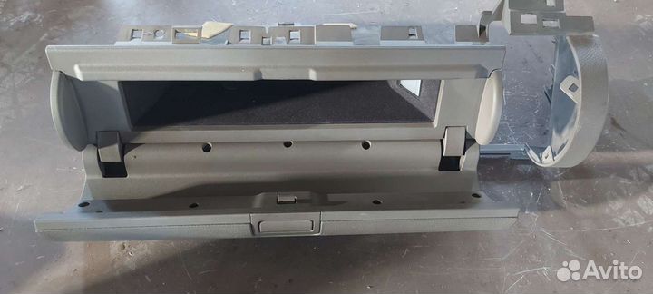 Бардачок на Nissan Skyline v35