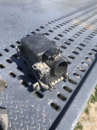 Корпус воздушного фильтра toyota avensis 2