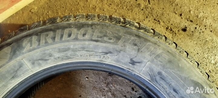 Bridgestone Blizzak LM-001 215/65 R17