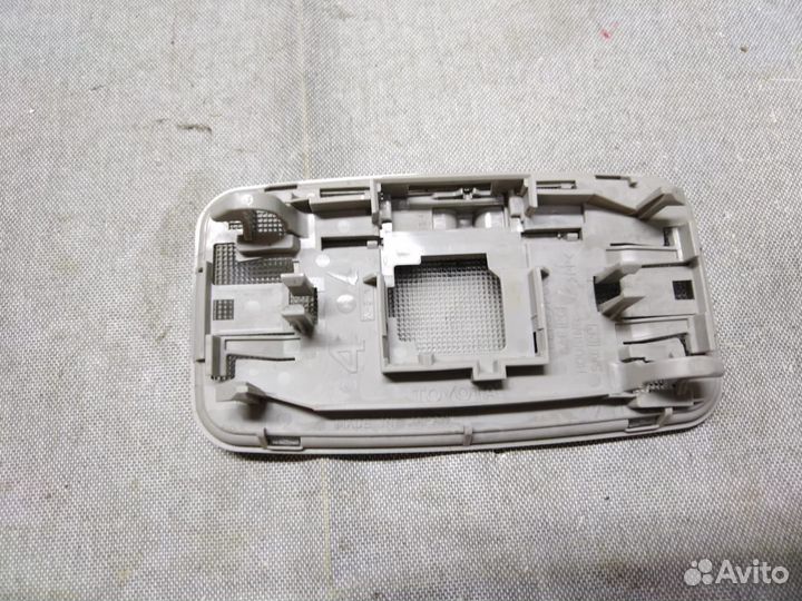 Плафон салонный задний Toyota Rav 4 40 рест