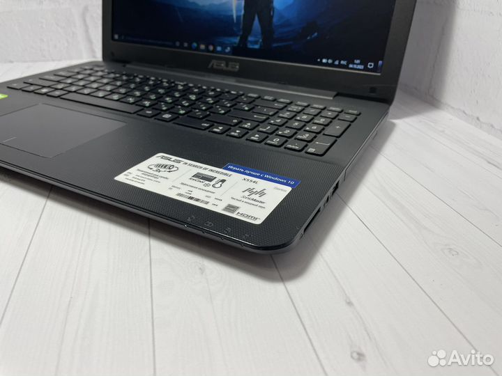 Игровой ноутбук Asus i3/12gb/2видеокарты/SSD