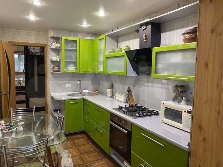 2-к. квартира, 50 м², 3/3 эт.