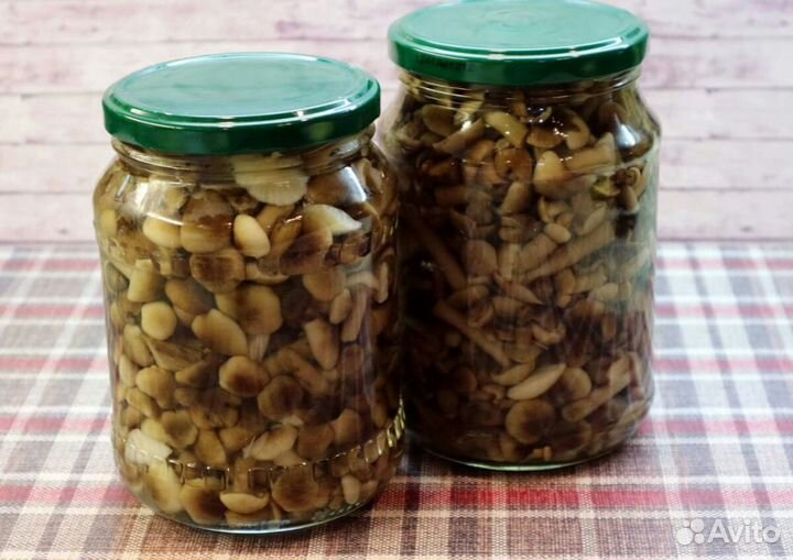 Опята и маслята маринованные
