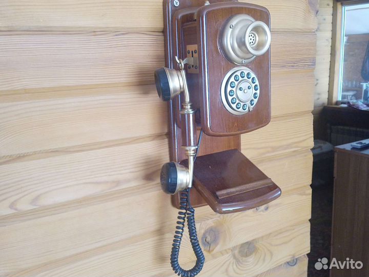 Телефон проводной настенный