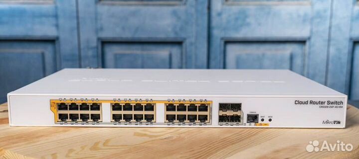 Управляемый POE-коммутатор Mikrotik 24+4 10 Гбит