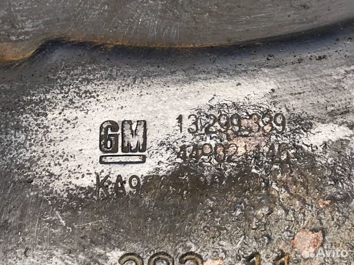 Пыльник тормозного диска передний левый Opel