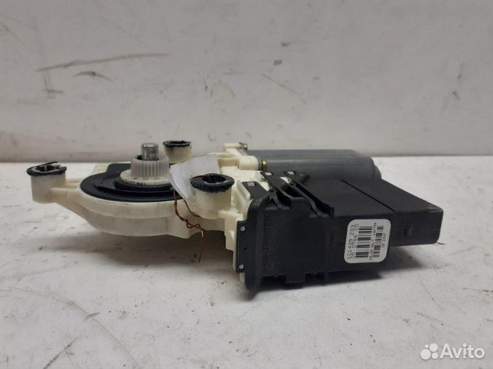 Моторчик стеклоподъемника Volkswagen Golf Iv/Bora