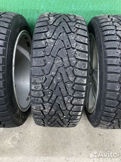 Pirelli Ice Zero 235/45 R17