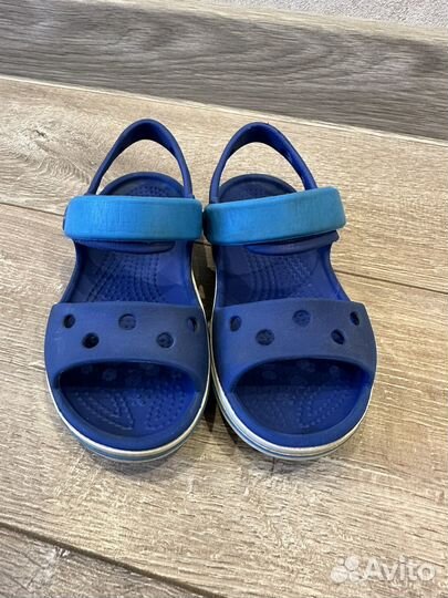 Сандалии crocs c8