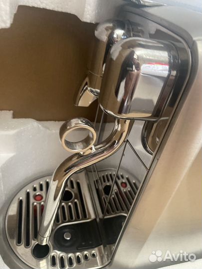 Капсульная кофемашина bork C830 Creatista Plus