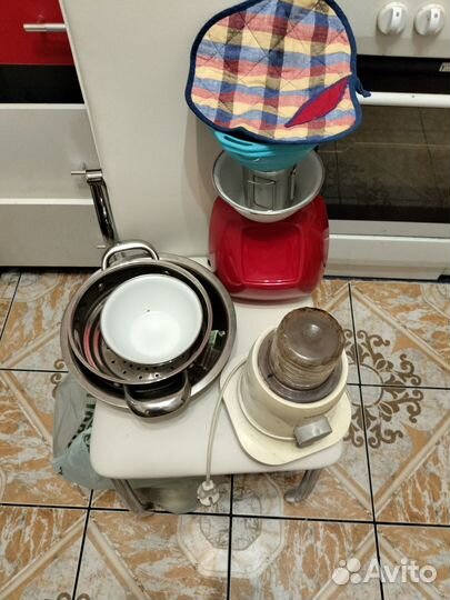 Кухонные аксессуары и посуда